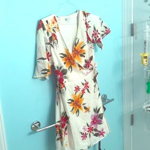 I am selling a cute short but classy dress